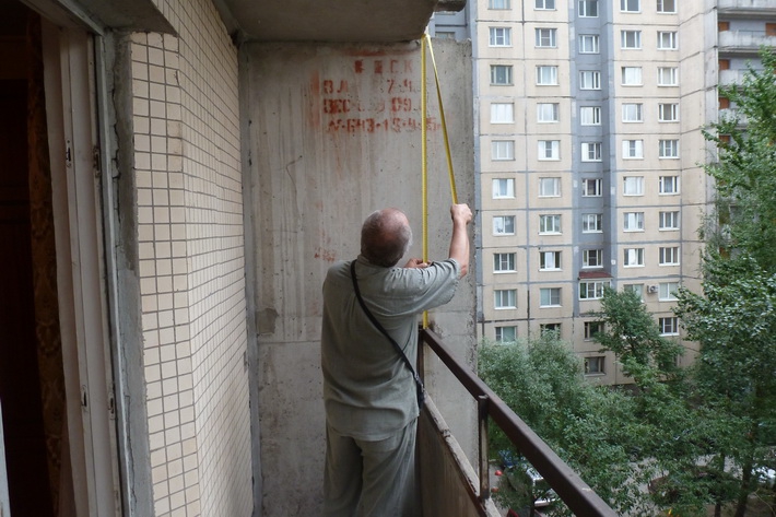 Как правильно замерить балкон или лоджию для остекления